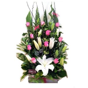 10 roses and oriental lilies - All rose colours available